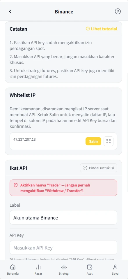 Layar aplikasi: menautkan akun bursa lewat kunci API, memperlihatkan sakelar izin — izin transaksi aktif, izin penarikan nonaktif.